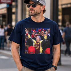 Aunt Sue Middle Finger at Trump Rally Shirt